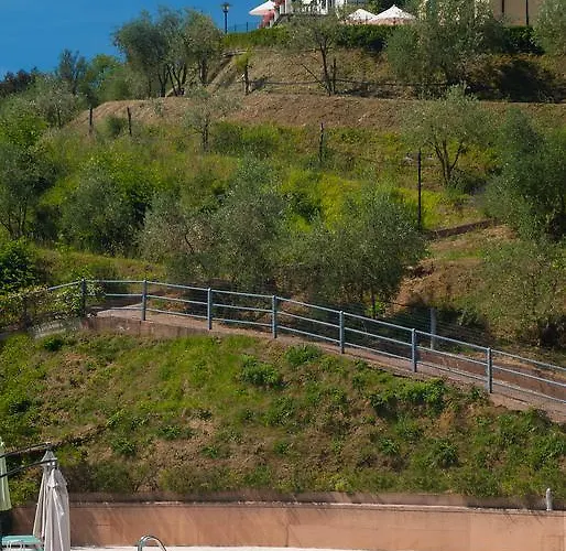 Gli Ulivi Di Montalbano * La Spezia